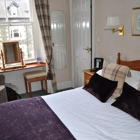 The Westbourne 4* باونيس أون وينديرمير