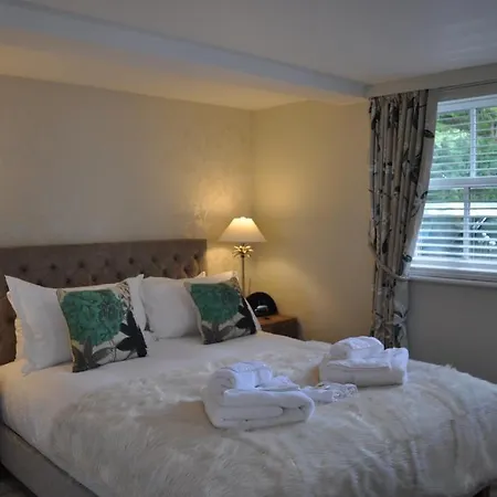 Konukevi The Westbourne 4*